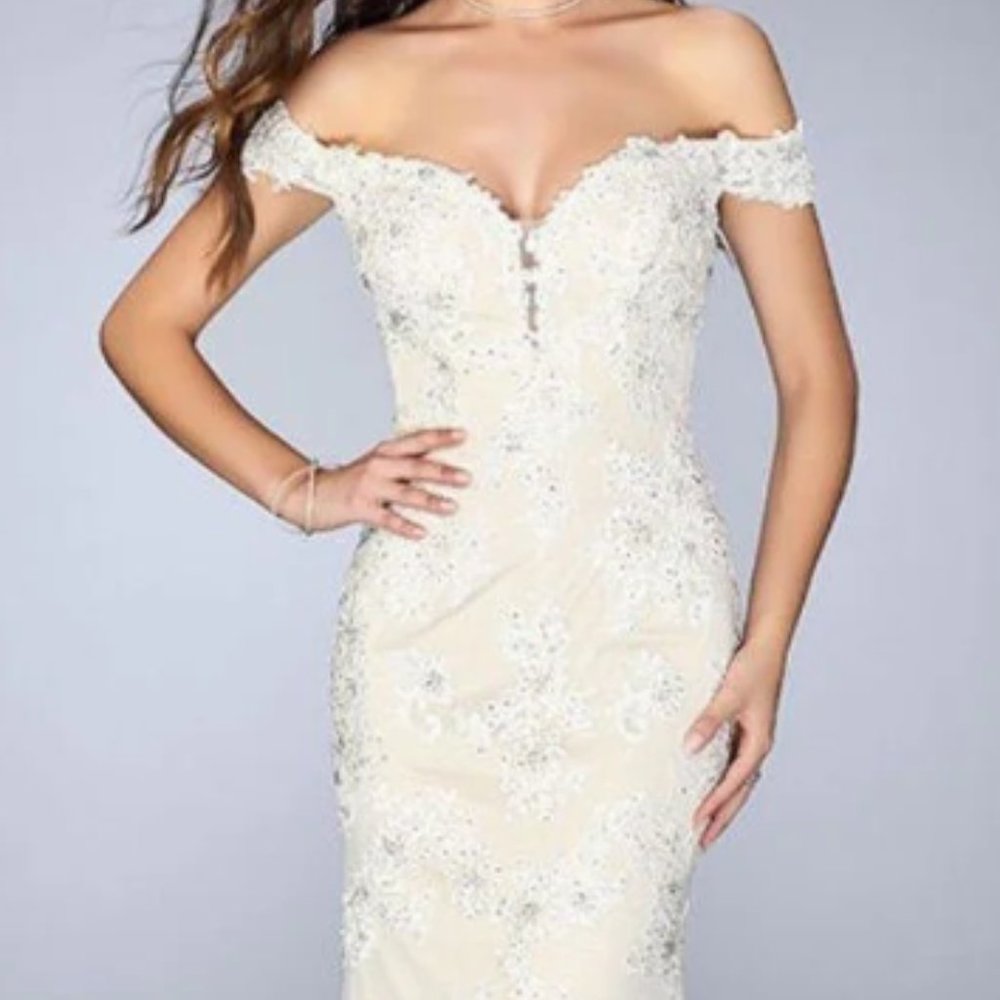 Dress - Picture 3 of 6